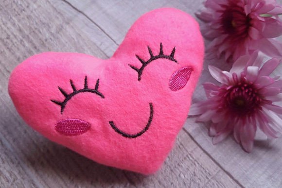 A Designer's Review: The Stuffie Heart Embroidery File